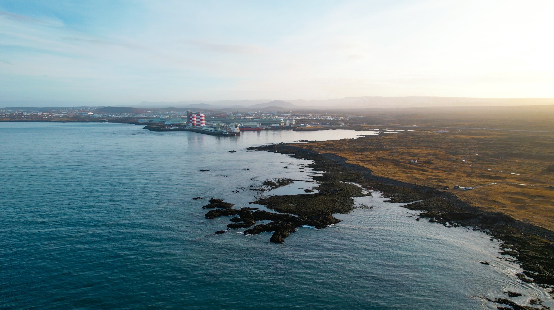 ocean-dive-site-ottarstadir-view-to-reykjavik-iceland-dive.is.jpg