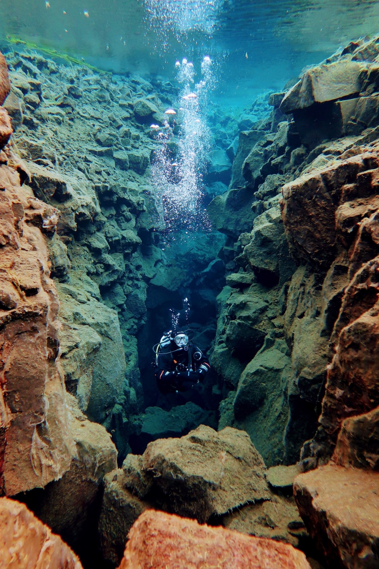 aleksandra-diving-guide-in-silfra-iceland-dive.is.jpg