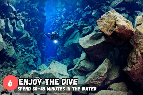 dive.is-hot-and-cold-silfra-diving-between-the-tectonic-plates-dive-the-silfra-fissure-9-600x400.jpg