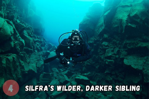 dive.is-private-davidsgja-fissure-dive-tour-silfra-darker-sibling-8-600x400.jpg