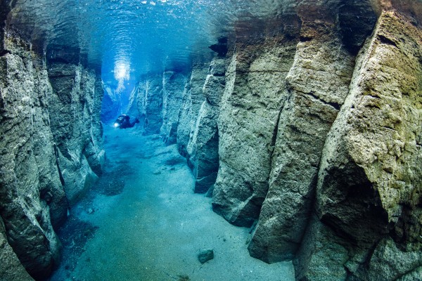 nesgja-fissure-diveis-iceland-600x400.jpg